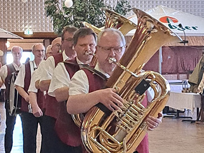 Tanz zur Blasmusik in Trinwillershagen